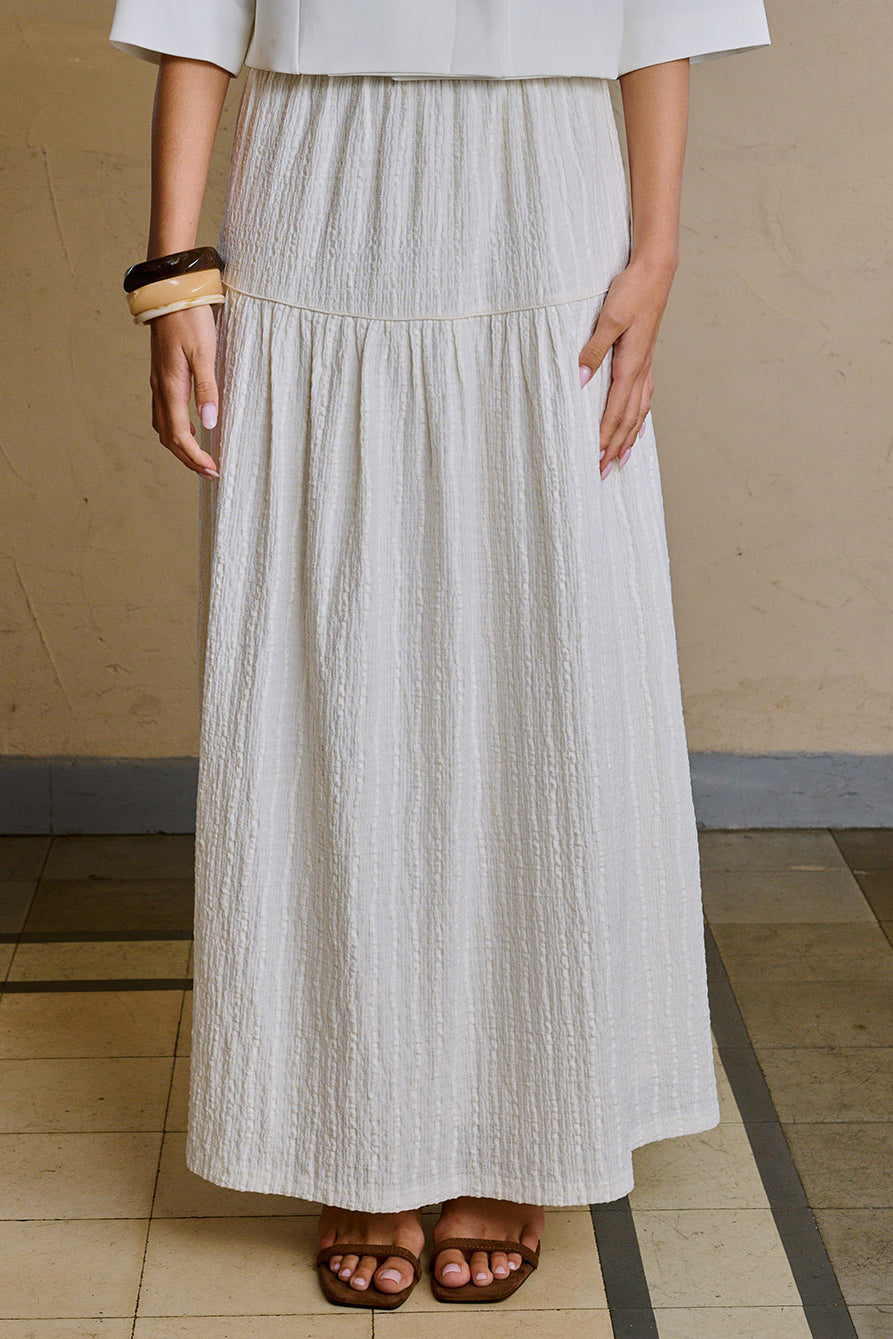 חצאית מתרחבת בד טקסטורה