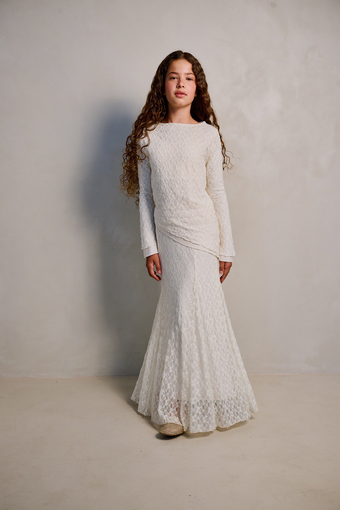 חולצת אלכסון תחרה