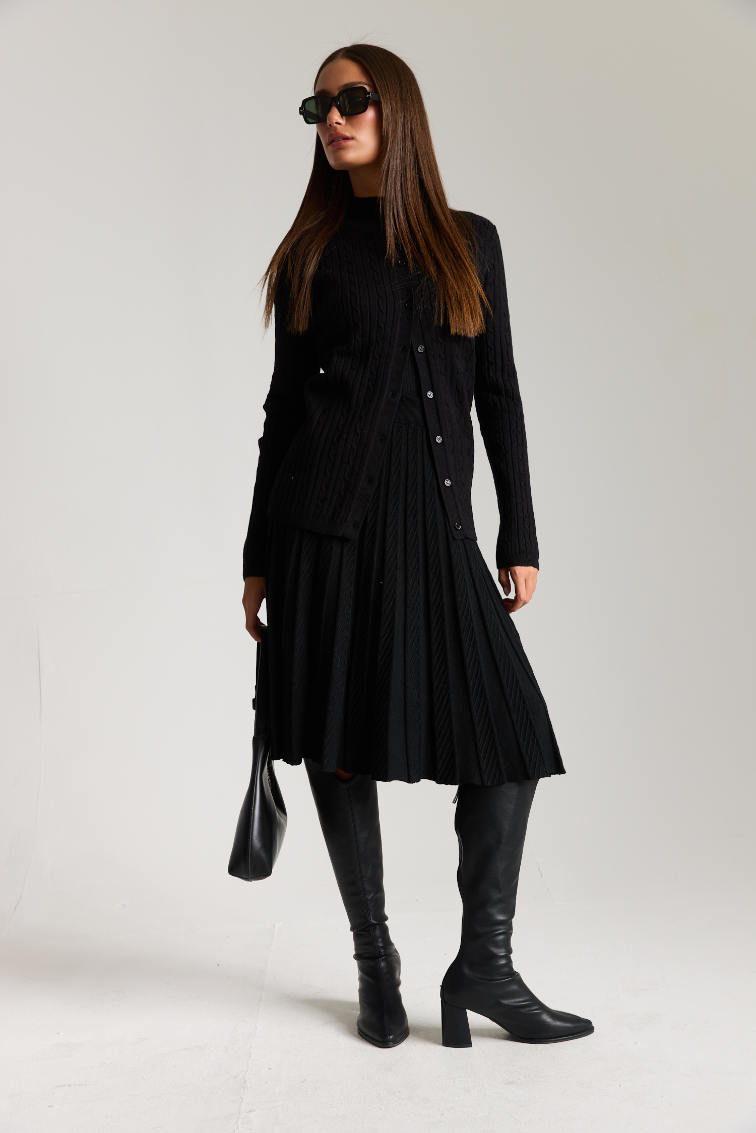 חצאית סריג מידי