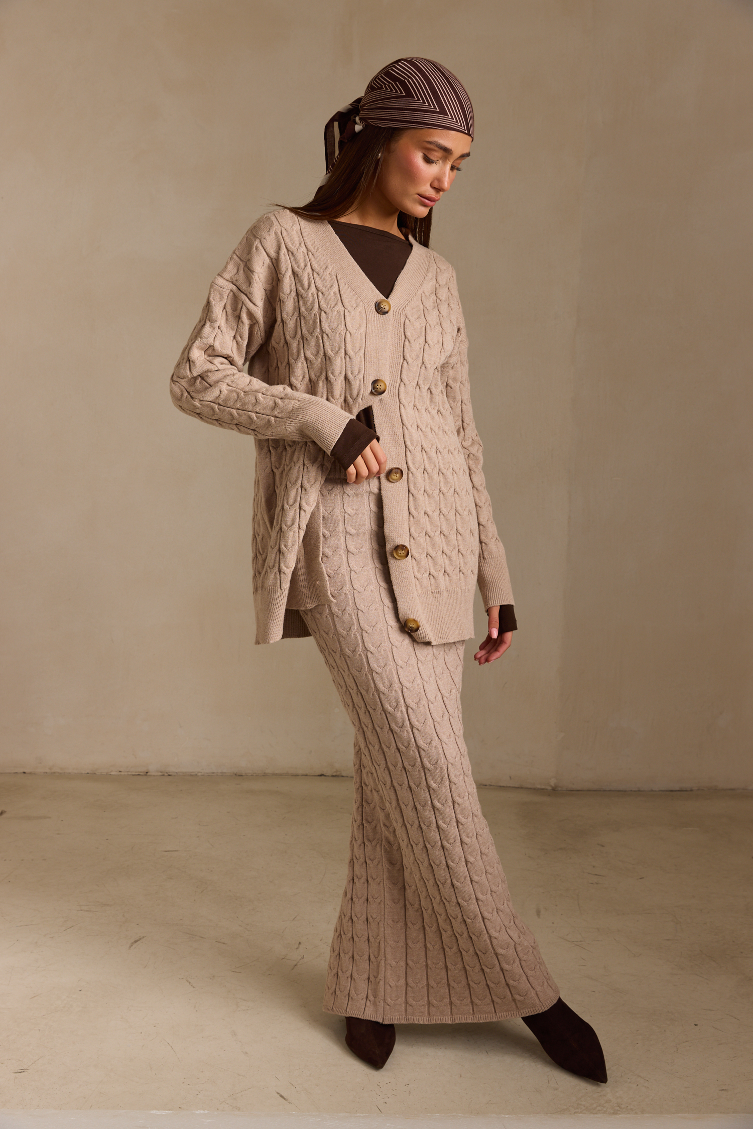 חצאית סריג צמות - אבן