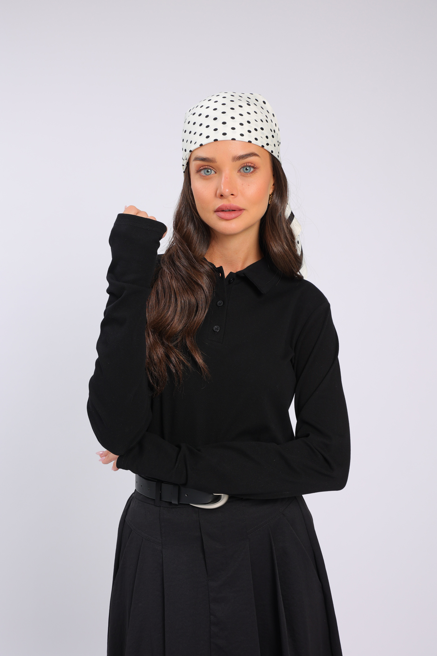 חולצת בייסיק עם צווארון פולו