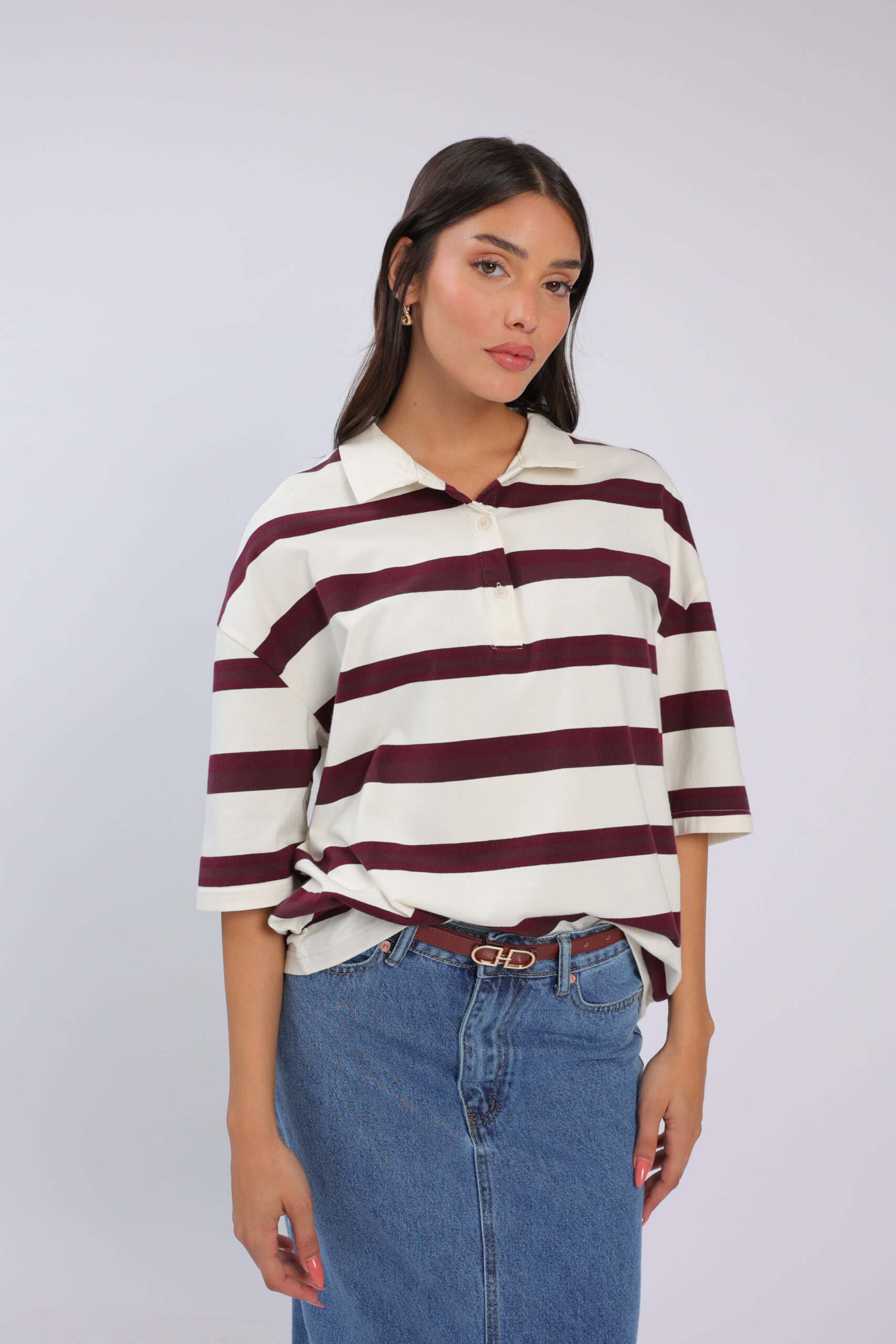 חולצה עם צווארון פולו