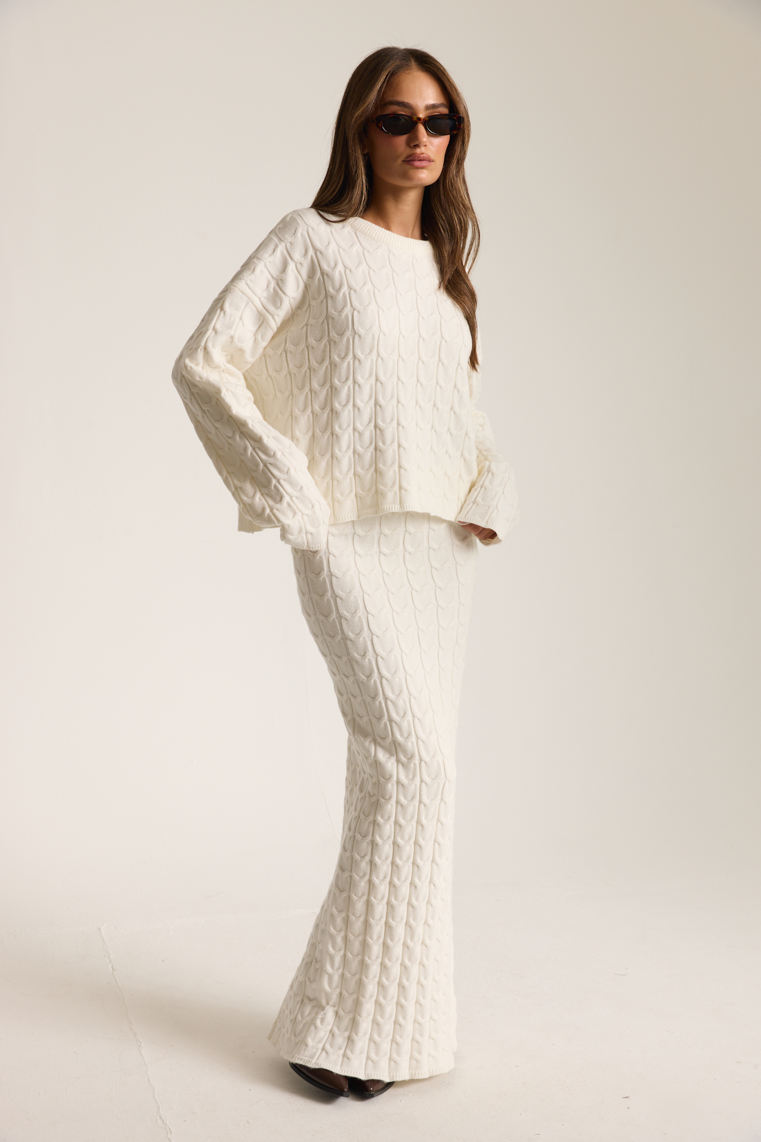 חצאית סריג צמות